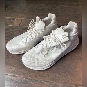 On cloud Nova Sneakers Cream/White